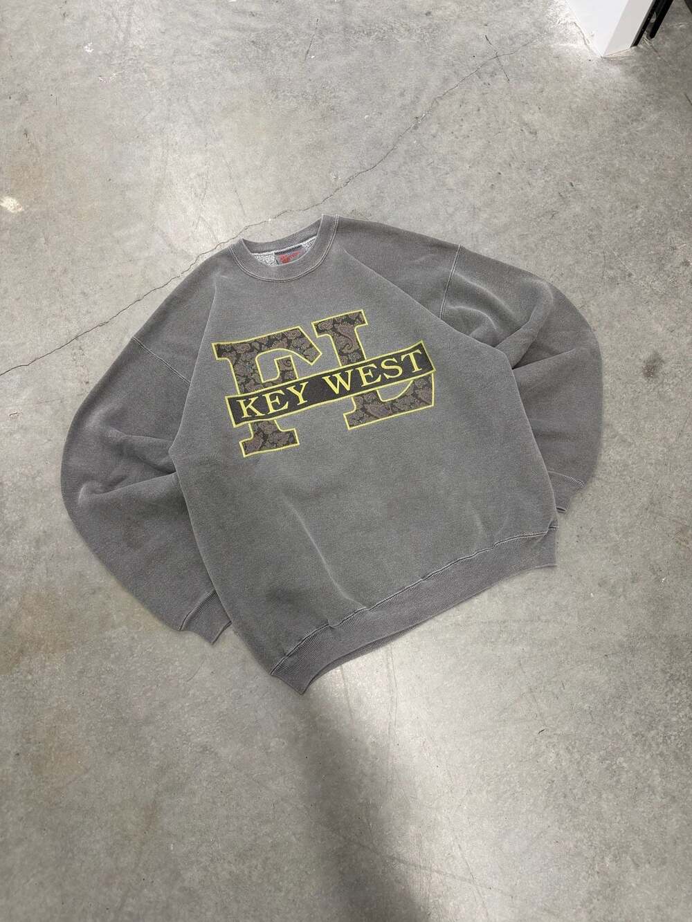 Vintage 90s Hanes Heavyweight Key West Florida Graphic Sweatshirt Size L